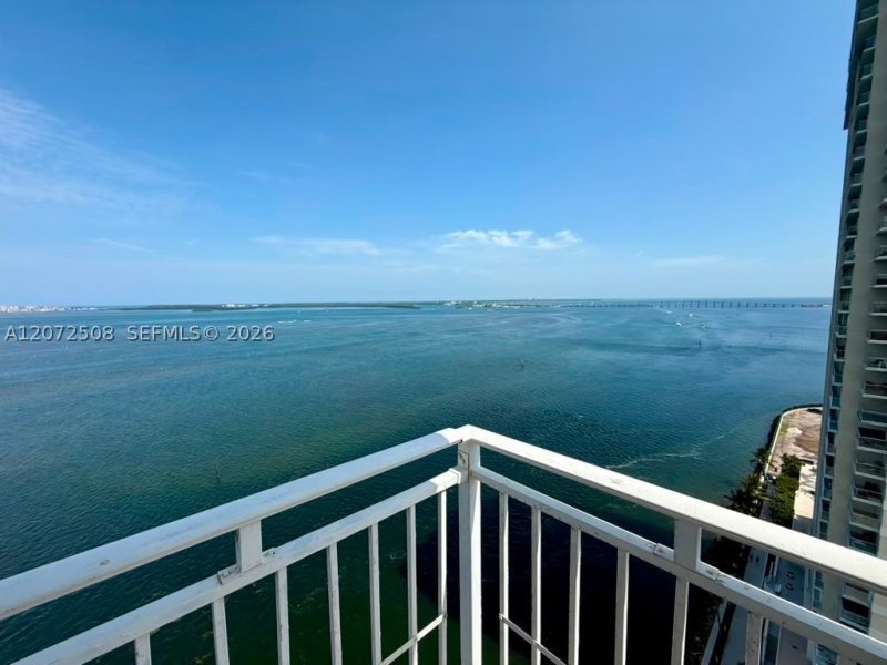 Comprar apartamento no Isola Brickell Key 2016