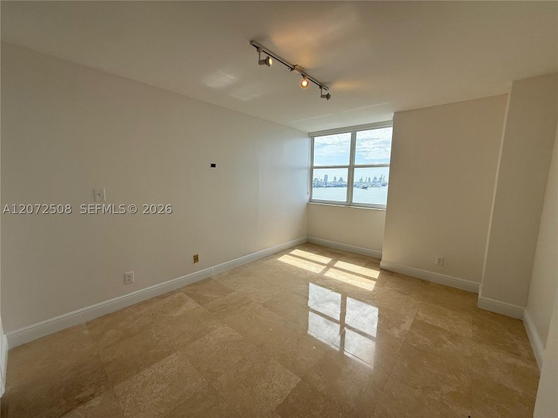 Comprar apartamento no Isola Brickell Key 2016