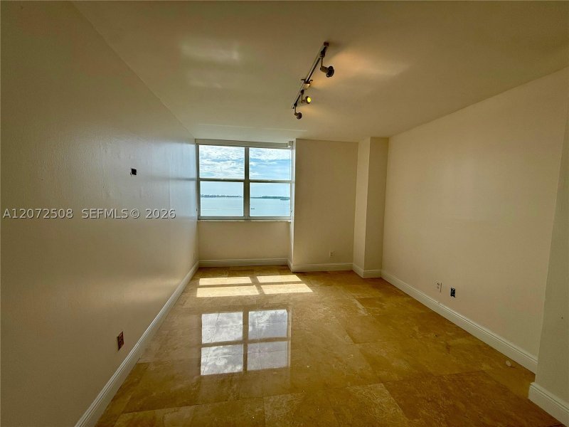 Comprar apartamento no Isola Brickell Key 2016