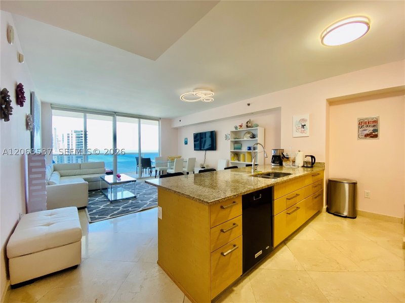 Aluguel de apartamento no Beach Club Two 1912