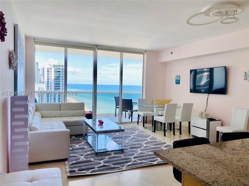 Aluguel de apartamento no Beach Club Two 1912