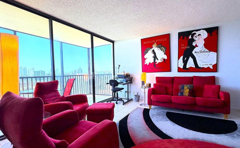 Comprar apartamento no Coronado I 2408