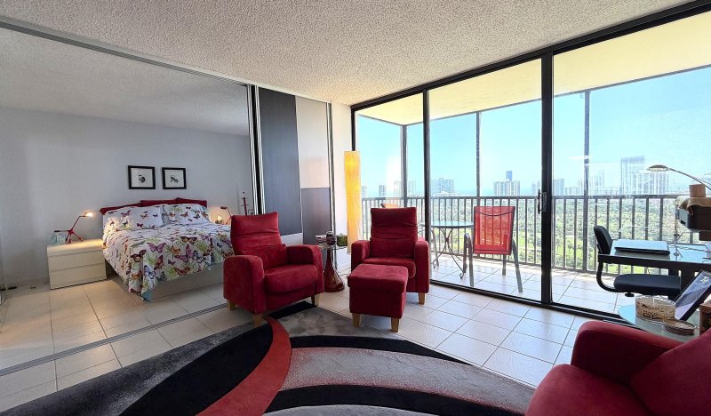 Comprar apartamento no Coronado I 2408