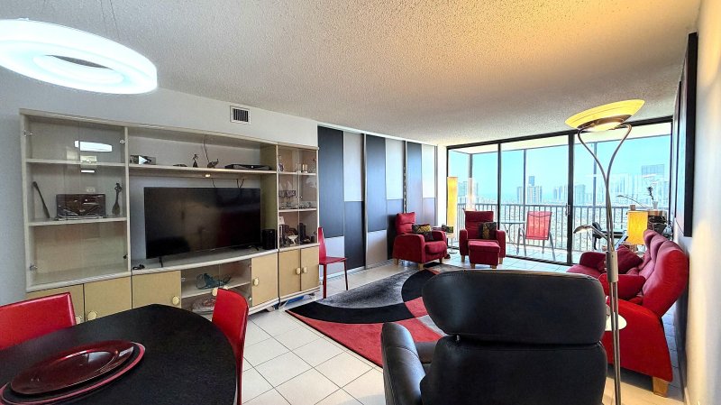 Comprar apartamento no Coronado I 2408