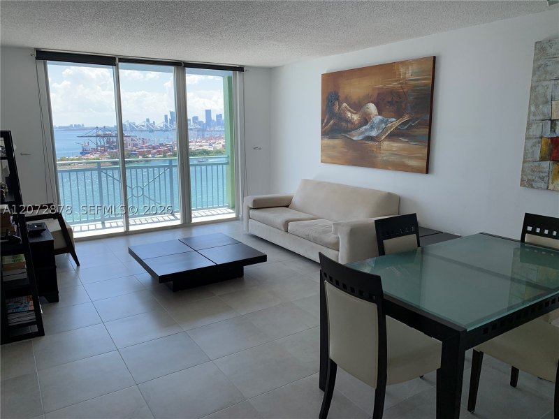 Alquiler de apartamento en Yacht Club at Portofino 2608