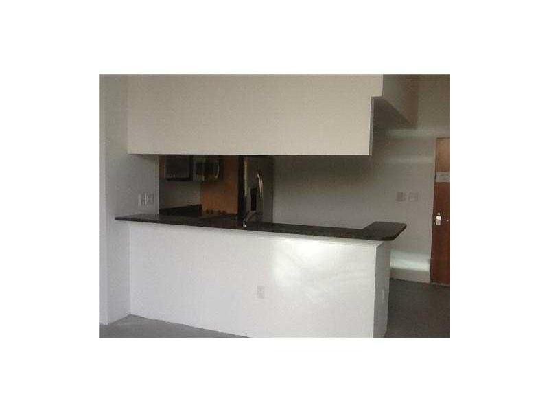 Comprar apartamento no Brickell on the River North 202