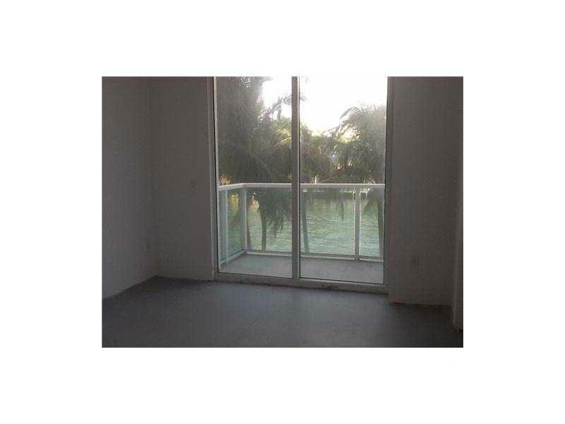Comprar apartamento no Brickell on the River North 202