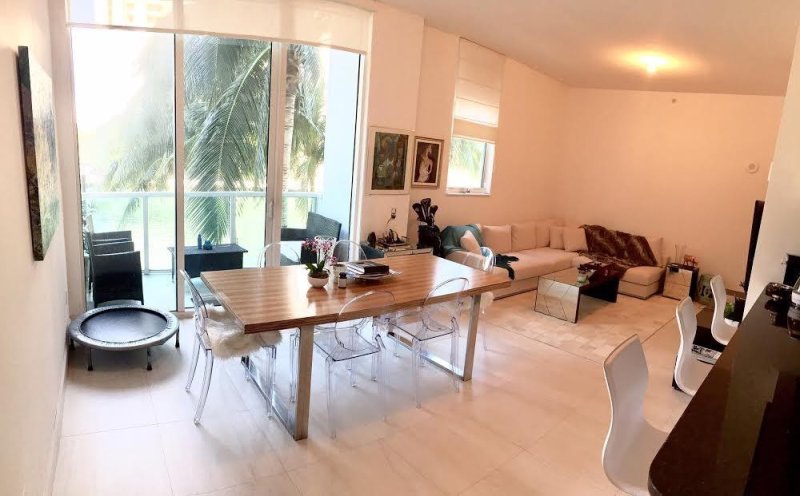 Comprar apartamento no Brickell on the River North 202