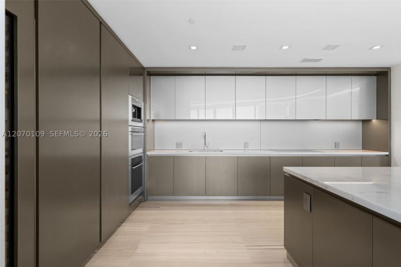 Comprar apartamento no Residences by Armani / Casa 600