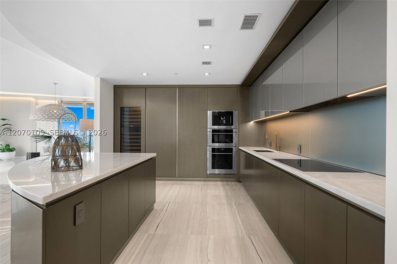 Comprar apartamento no Residences by Armani / Casa 600
