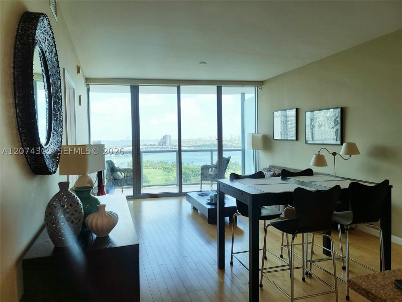 Alquiler de apartamento en Marina Blue 1610