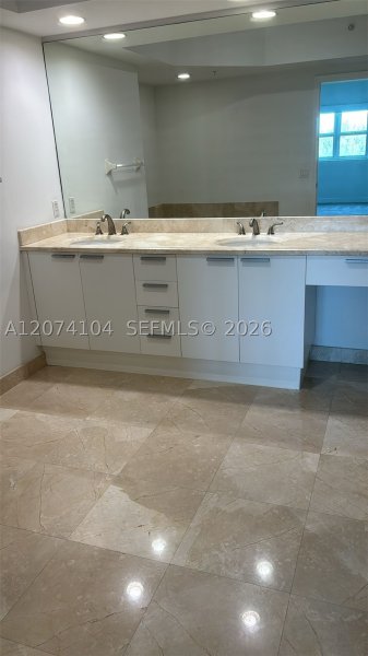Alquiler de apartamento en One Fifty One at Biscayne 702