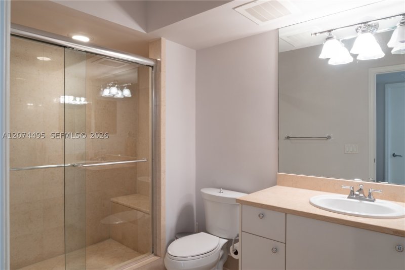 Comprar apartamento no Turnberry Village 307