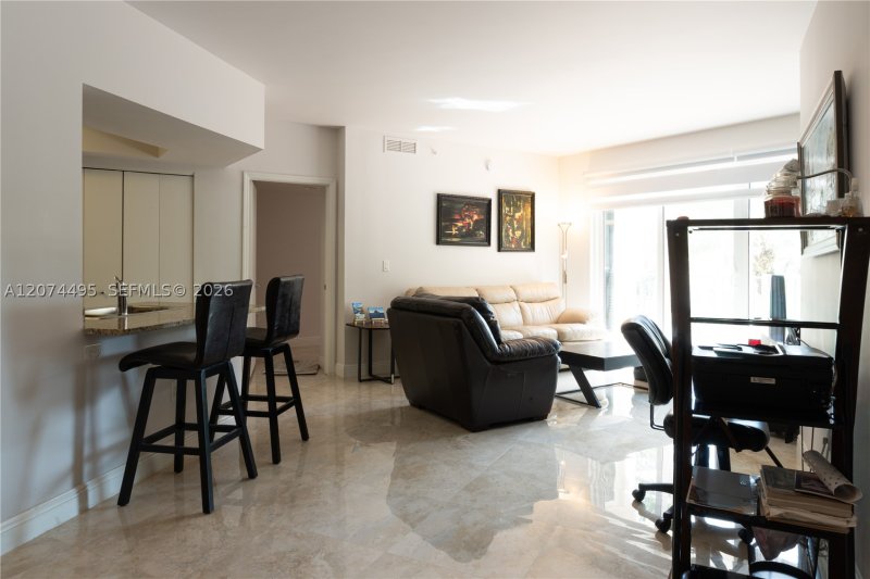 Comprar apartamento no Turnberry Village 307