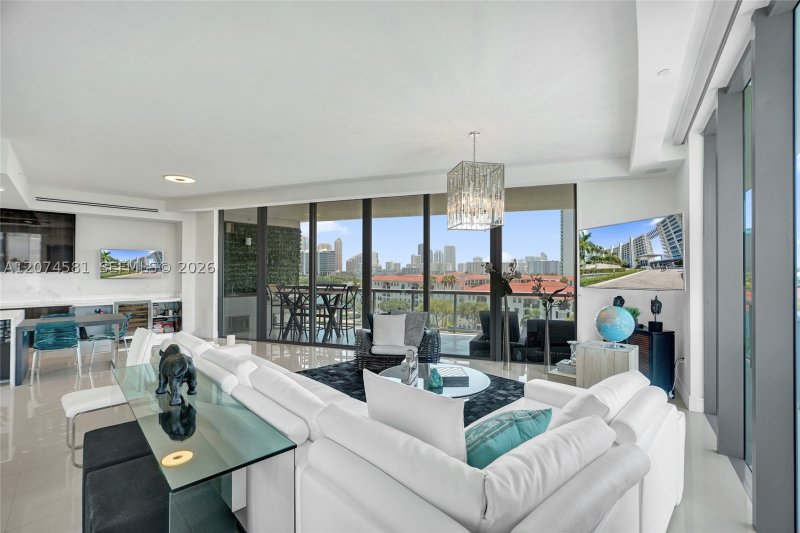 Condo for sale at Echo Aventura 501