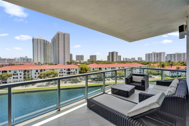 Condo for sale at Echo Aventura 501