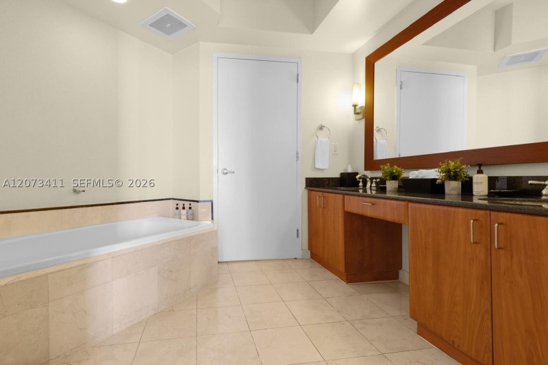 Comprar apartamento no Trump International Sonesta Beach Resort 1514
