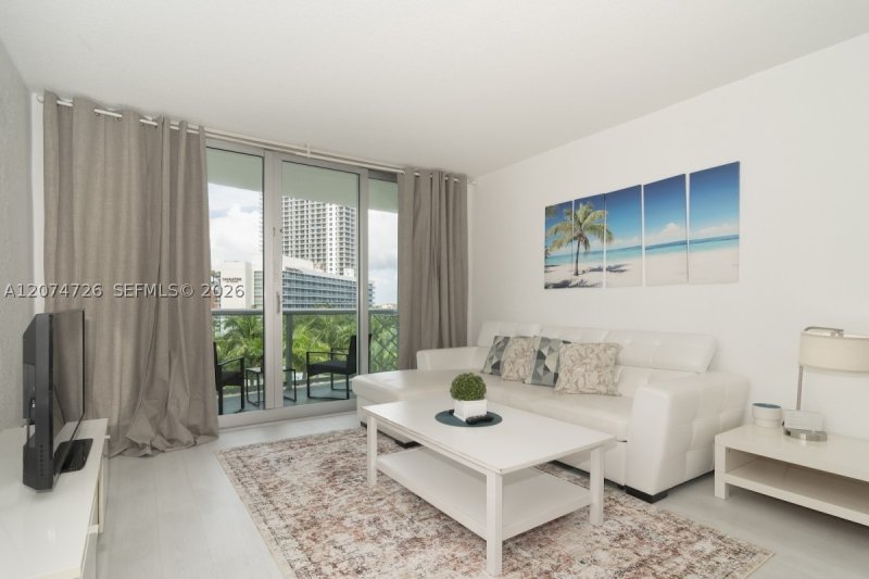 Condo for sale at Tides Hollywood Beach 6T