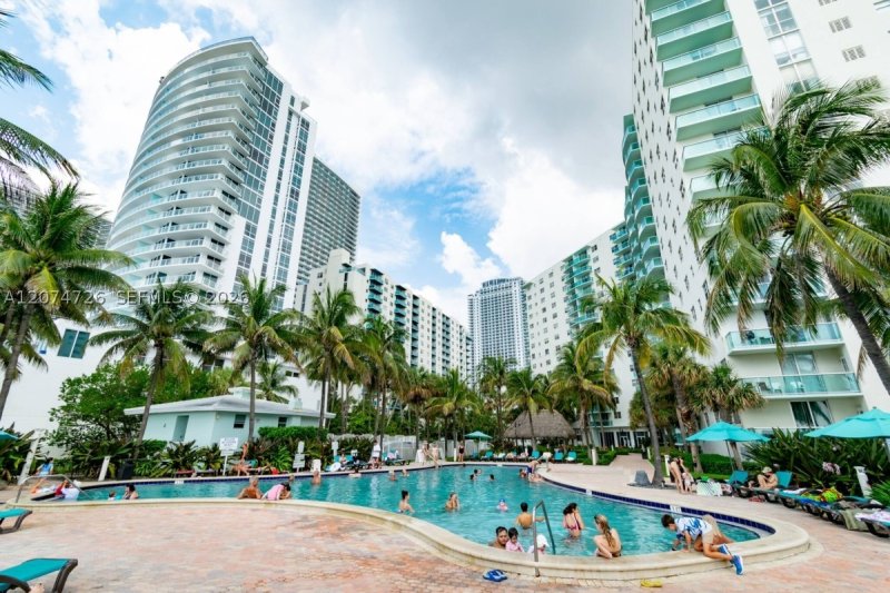 Condo for sale at Tides Hollywood Beach 6T