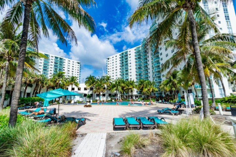 Condo for sale at Tides Hollywood Beach 6T