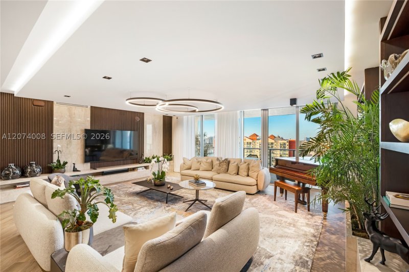 Parque Towers at St. Tropez Apt #5-2403