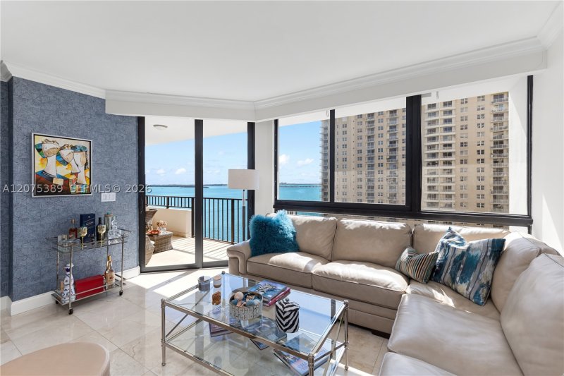 Aluguel de apartamento no Brickell Key One A1207