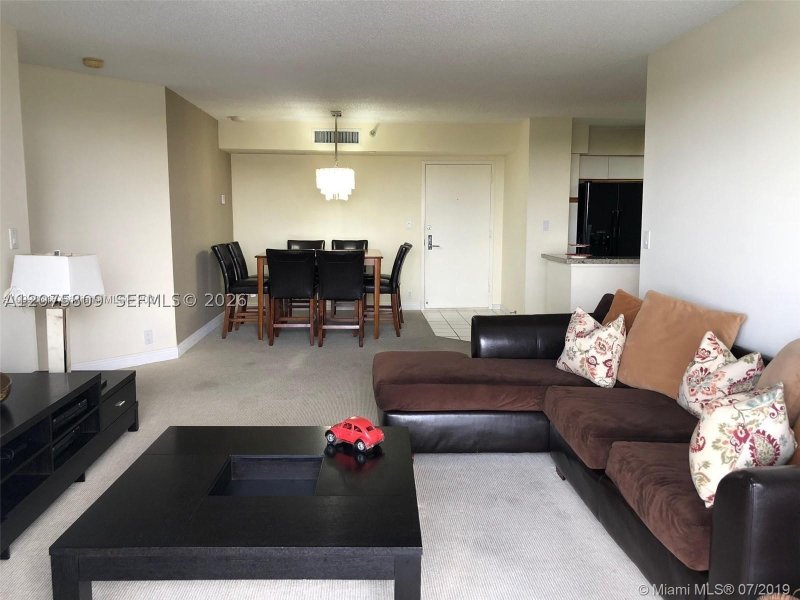 Condo for sale at Mystic Pointe 500 1008