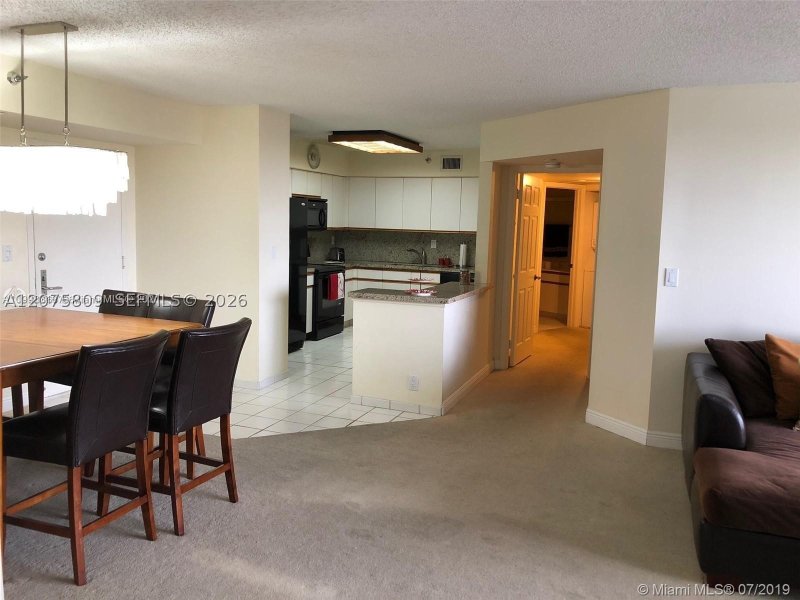 Condo for sale at Mystic Pointe 500 1008