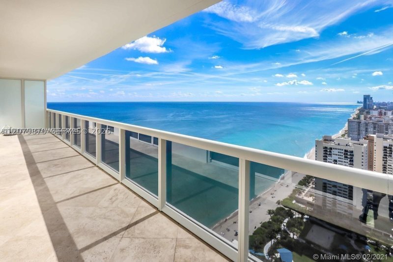Beach Club Two Apt #3704