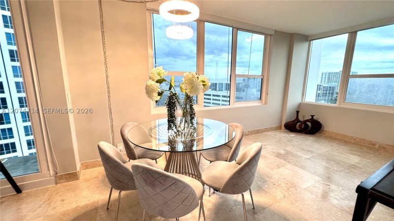 Apartment for rent at Alexander Towers 1101