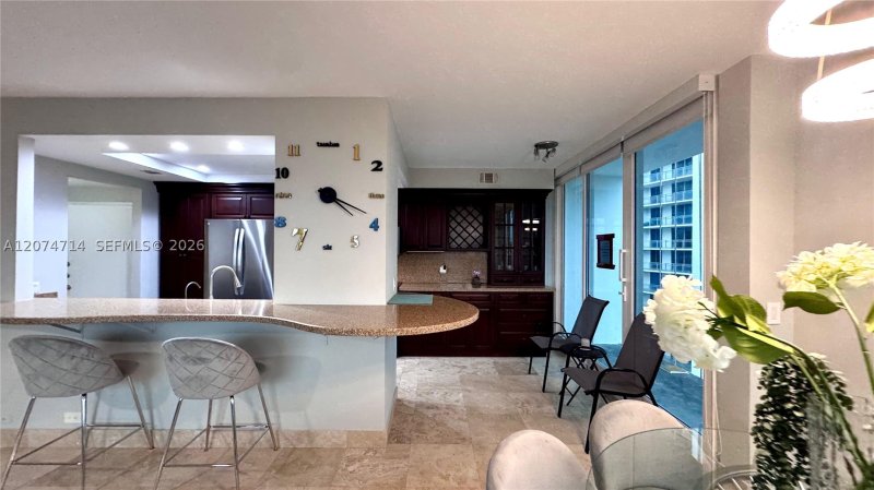 Apartment for rent at Alexander Towers 1101