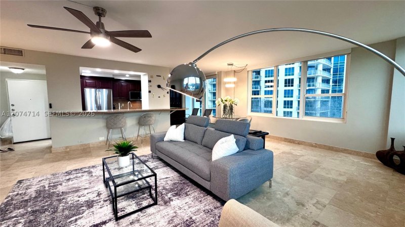 Apartment for rent at Alexander Towers 1101