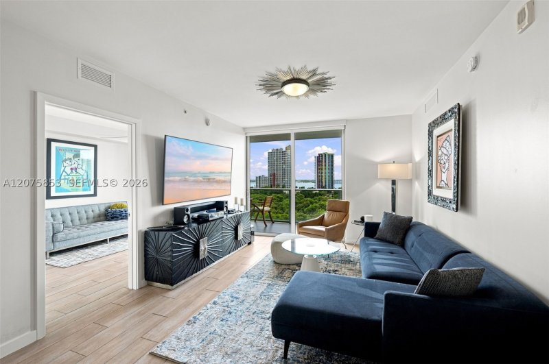 Comprar apartamento no Le Parc at Brickell 1103