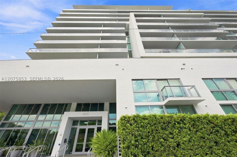 Comprar apartamento no Le Parc at Brickell 1103