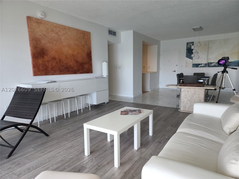 Apartment for rent at Arlen House 1608