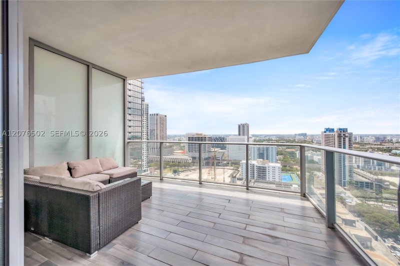 Comprar apartamento no Paramount Miami WorldCenter 2408