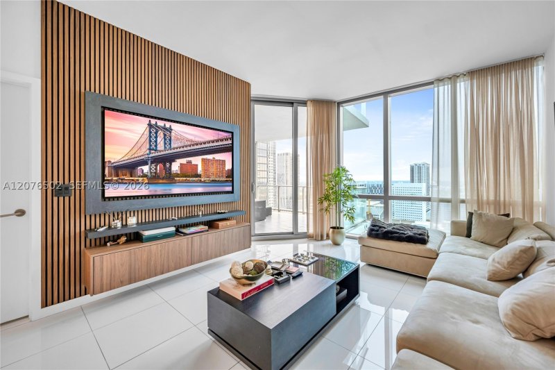 Comprar apartamento no Paramount Miami WorldCenter 2408