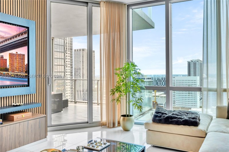 Comprar apartamento no Paramount Miami WorldCenter 2408