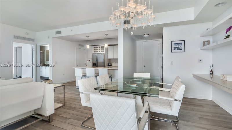 Comprar apartamento no Nine at Mary Brickell Village 2004