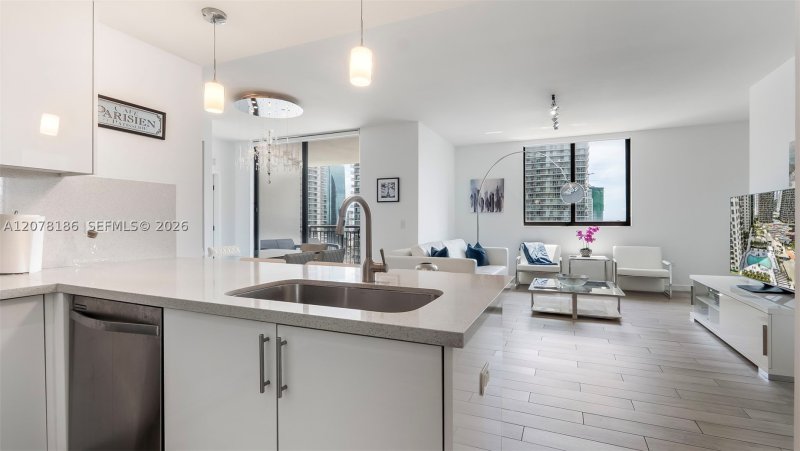 Comprar apartamento no Nine at Mary Brickell Village 2004