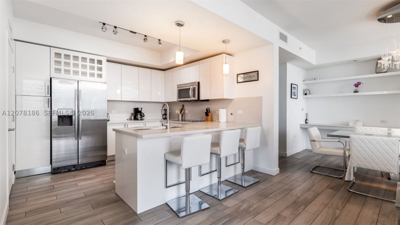 Comprar apartamento no Nine at Mary Brickell Village 2004