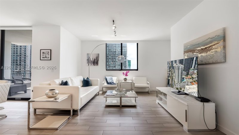 Comprar apartamento no Nine at Mary Brickell Village 2004