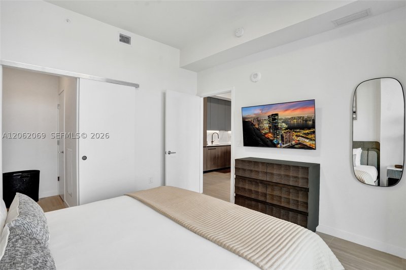 Condo for sale at 72 Park Miami Beach 1809