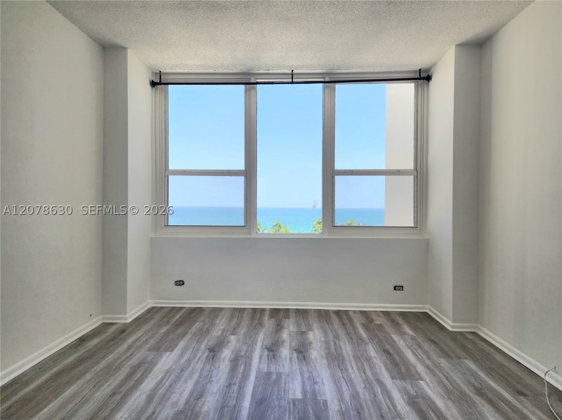 Apartment for rent at Alexander Towers 621