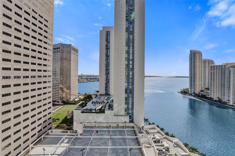 Comprar apartamento no Met 1 T-1816