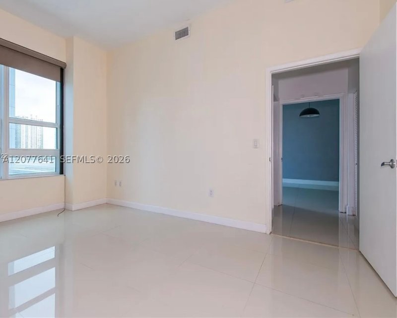 Alquiler de apartamento en The Plaza Tower I 902