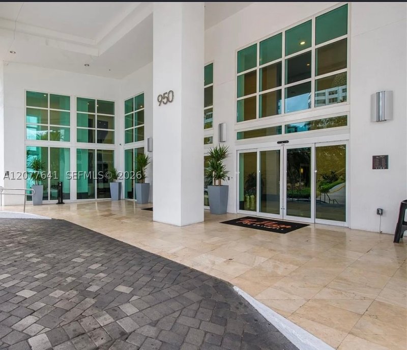 Alquiler de apartamento en The Plaza Tower I 902