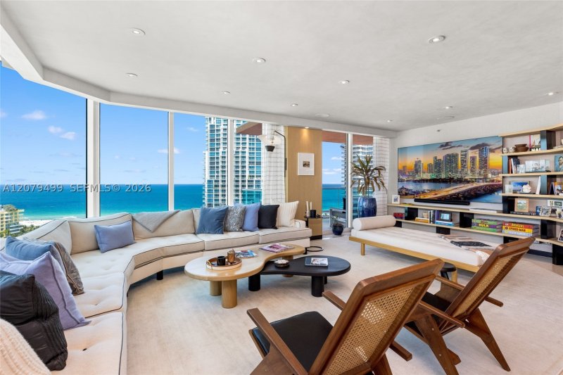 Condo for sale at Portofino Tower 2005