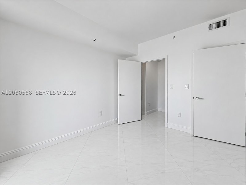 Aluguel de apartamento no Quantum 3911