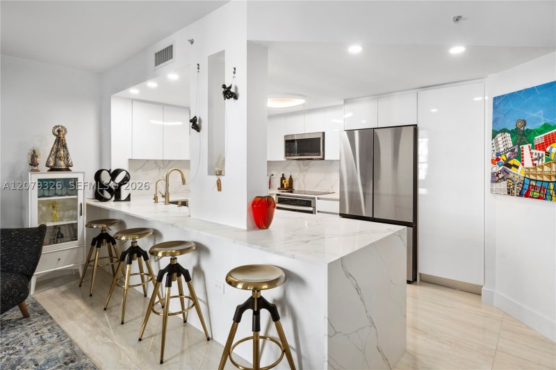 Comprar apartamento no Courvoisier Courts 707